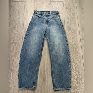 Gap Jeans Barrel Denim in size 24/00R. Like new, worn only once.